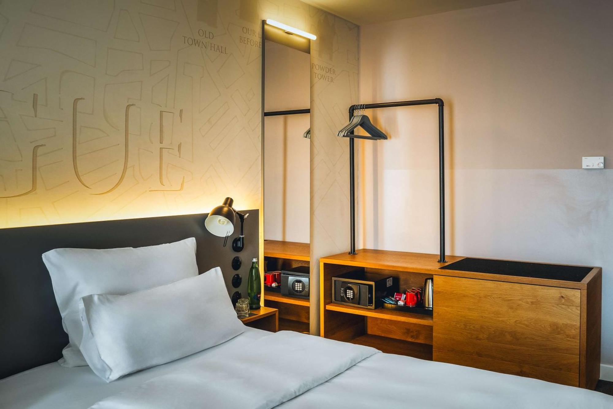 เพนตาโฮเต็ล ปราก Hotel ภายนอก รูปภาพ