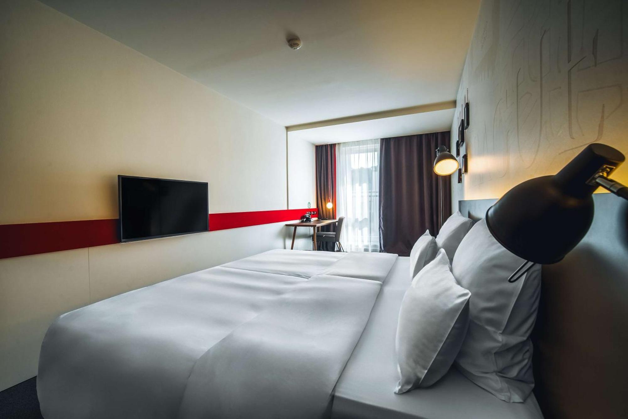เพนตาโฮเต็ล ปราก Hotel ภายนอก รูปภาพ