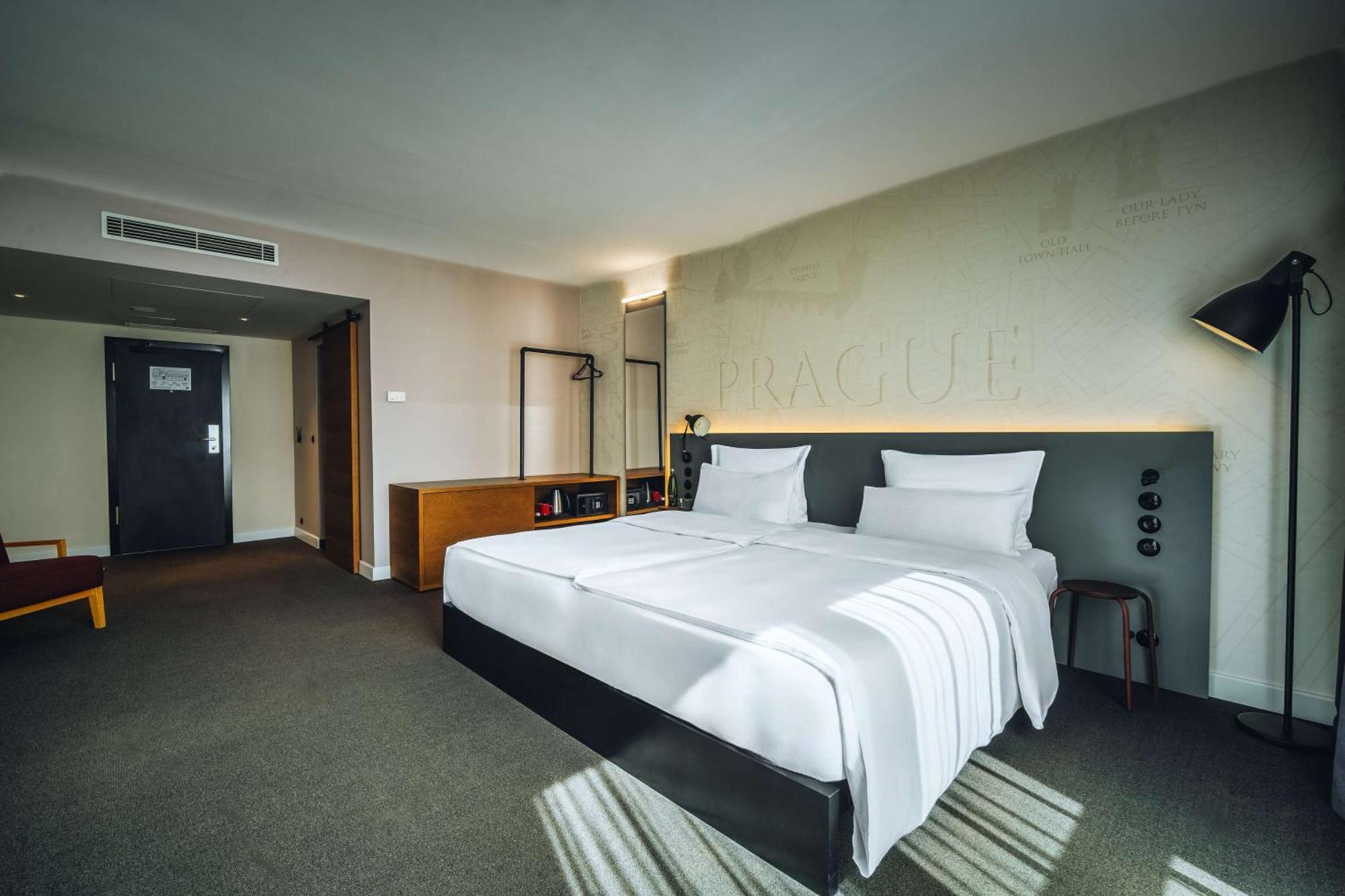 เพนตาโฮเต็ล ปราก Hotel ภายนอก รูปภาพ