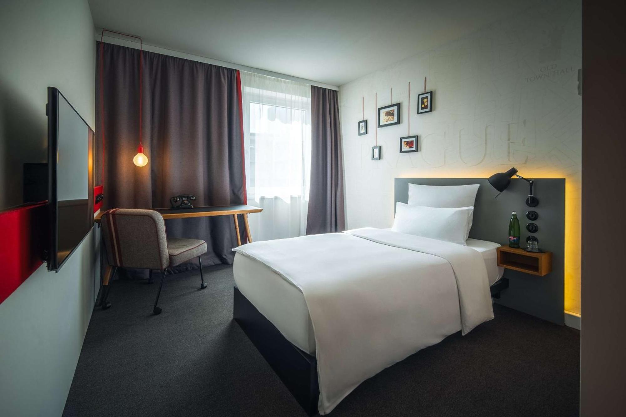เพนตาโฮเต็ล ปราก Hotel ภายนอก รูปภาพ