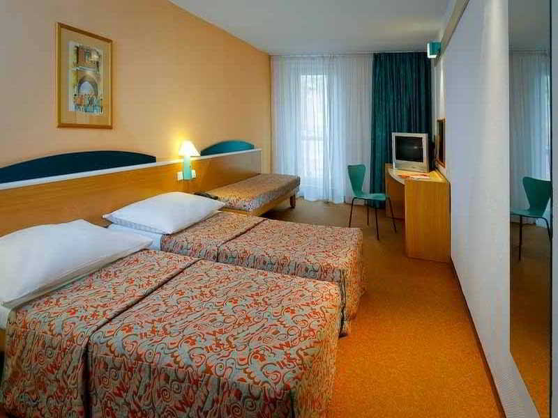 เพนตาโฮเต็ล ปราก Hotel ภายนอก รูปภาพ